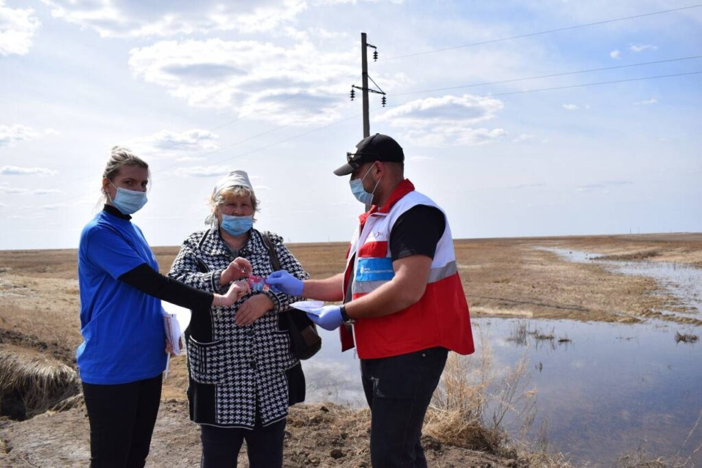 Flood victims received aid cards